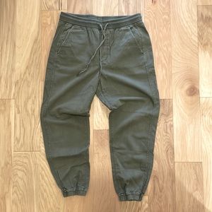 Cropped cotton jogger pant